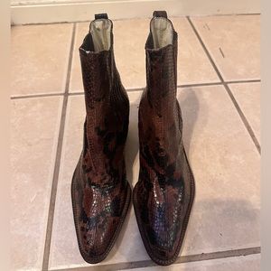 Vintage Italian leather booties size 7